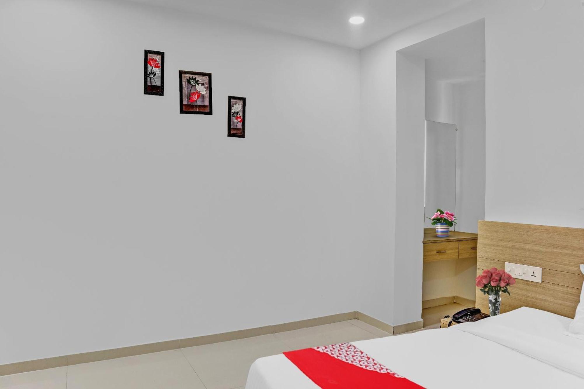 Oyo Flagship Hotel Bluemoon Warangal Exterior foto