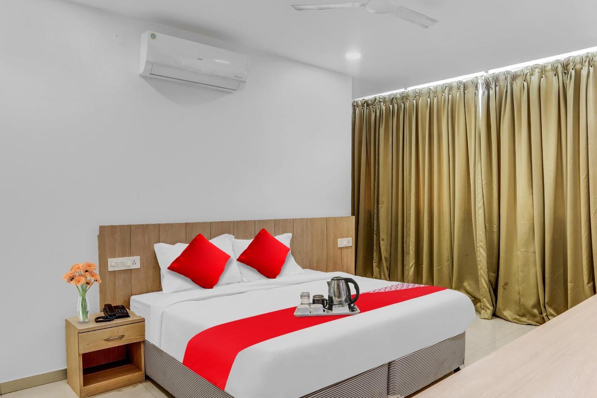 Oyo Flagship Hotel Bluemoon Warangal Exterior foto